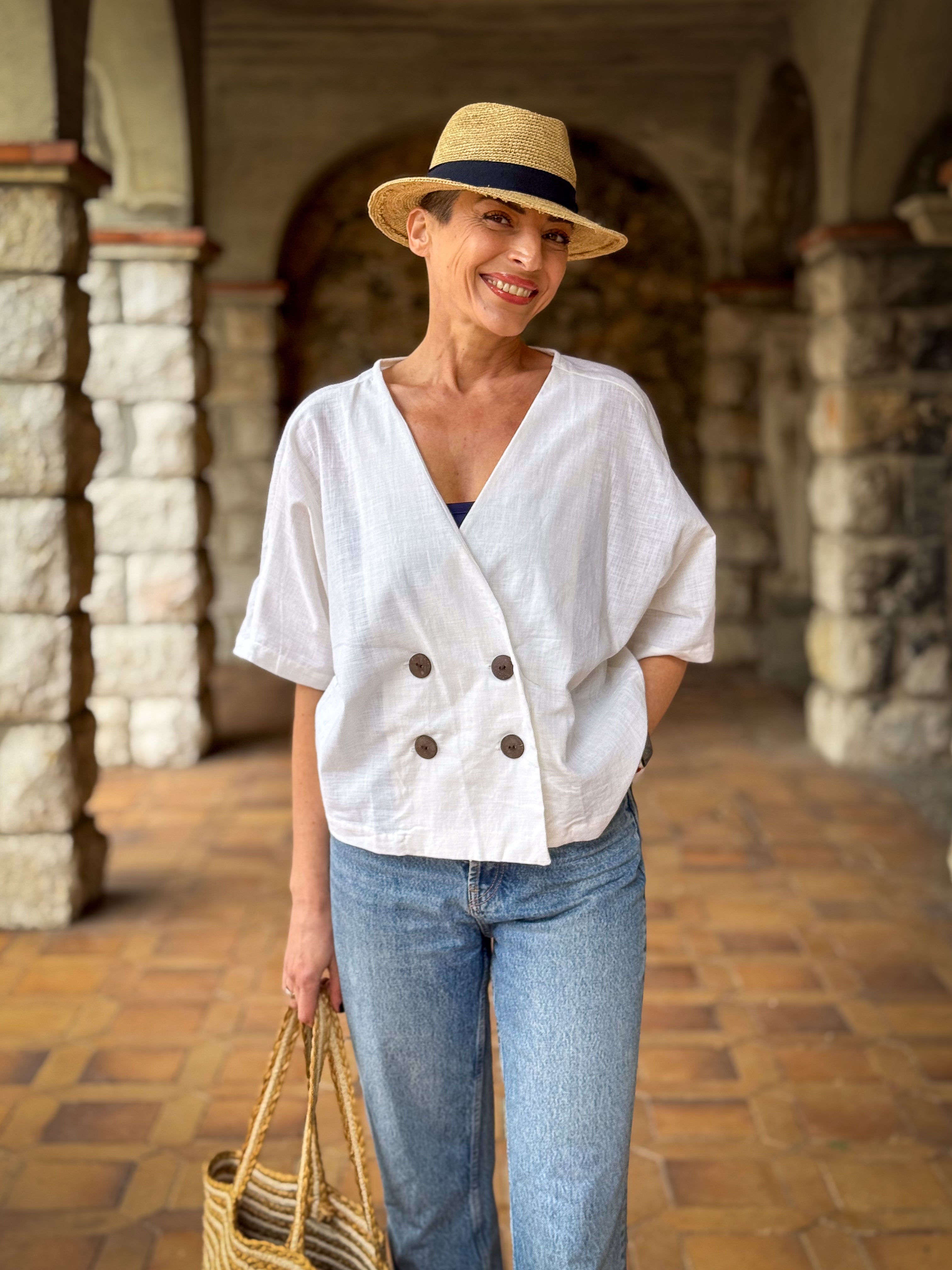 Short Jacket & Linen Pants Set – Natural Elegance and Artisanal Comfort