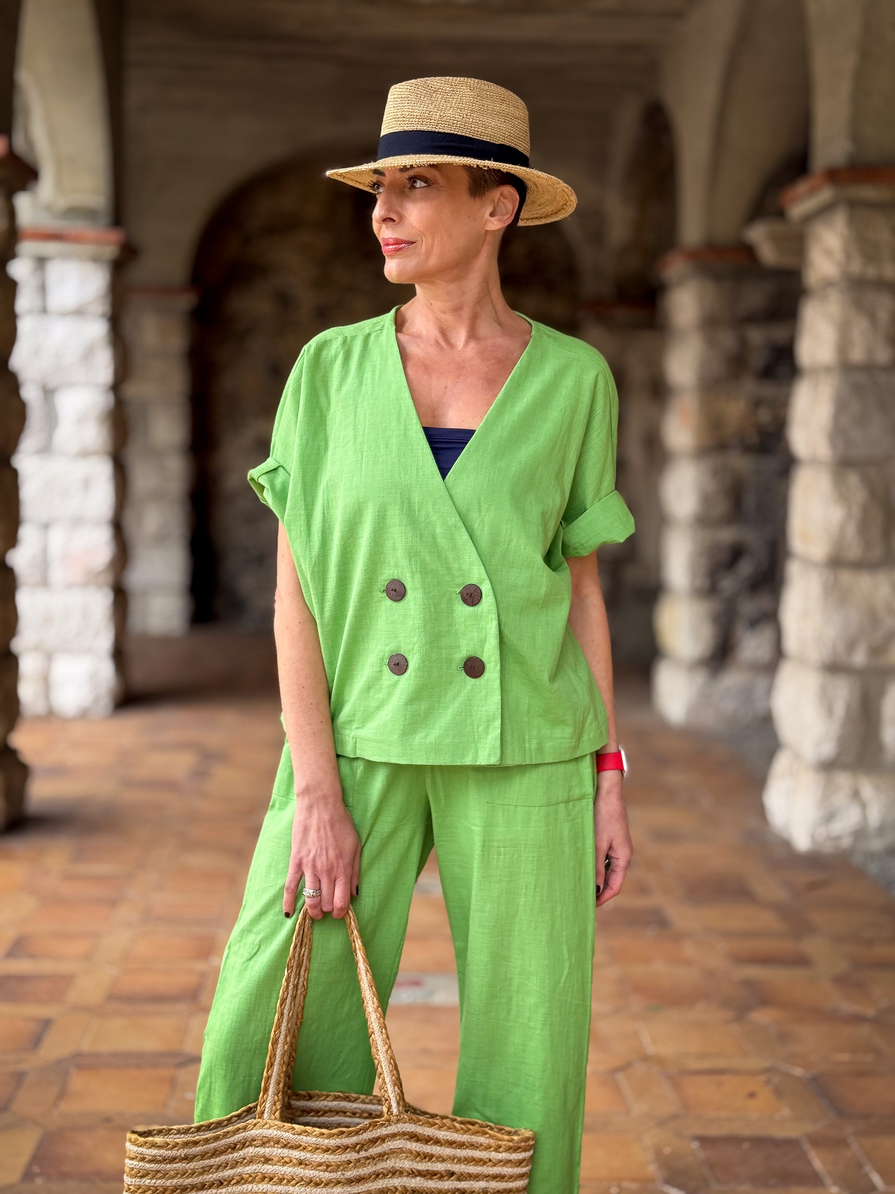 Short Jacket & Linen Pants Set – Natural Elegance and Artisanal Comfort