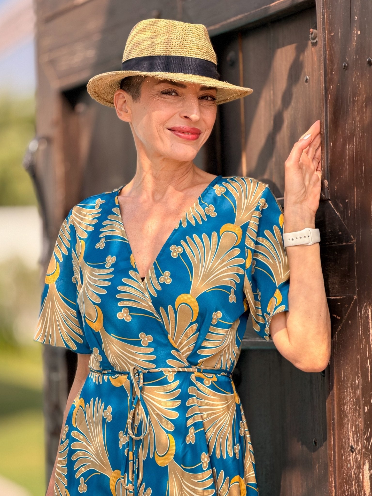 Boho wrap dress in silk – short sleeves, V-neck, fluid fit