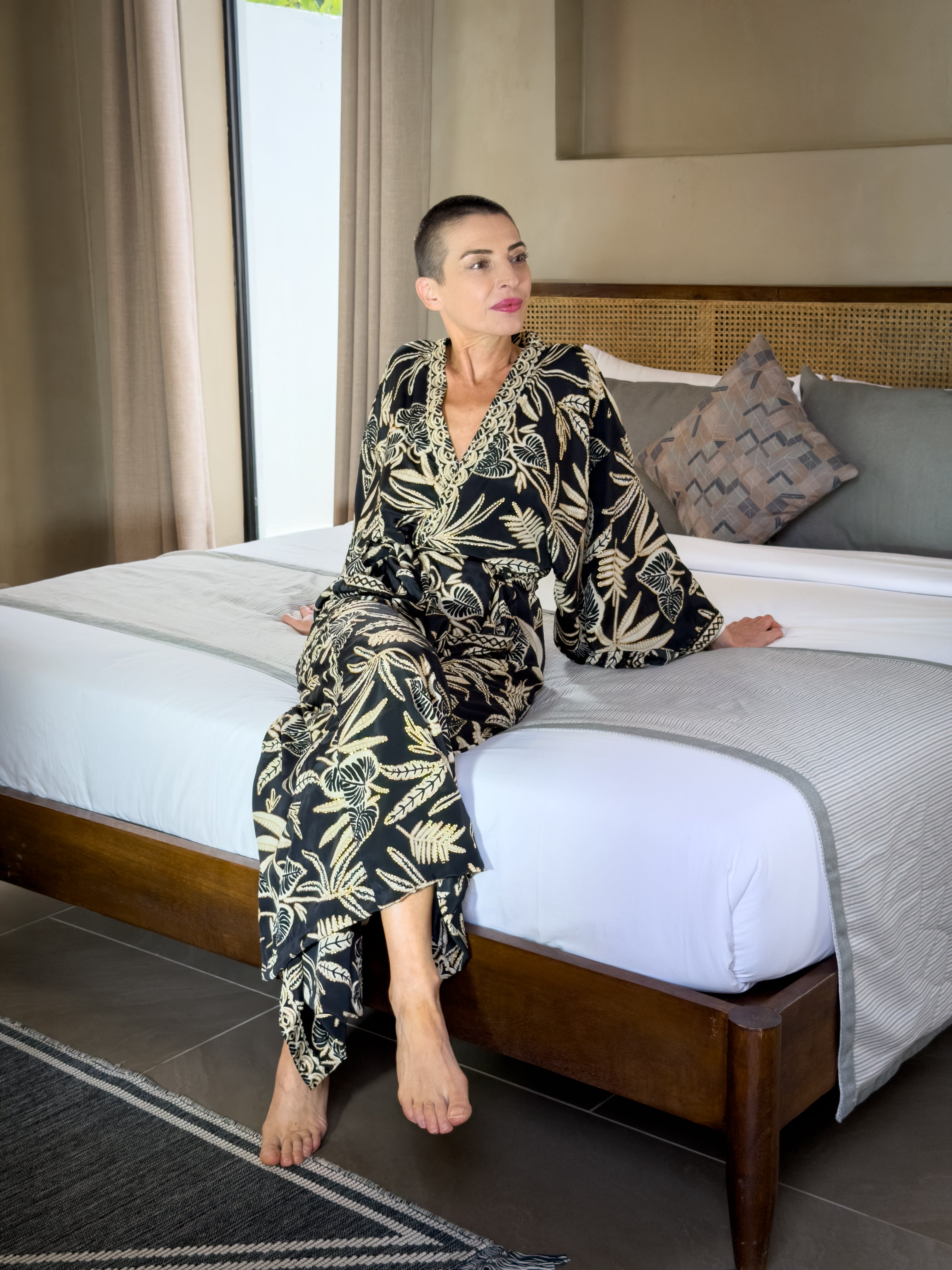 Kimono long en soie vintage – robe d’intérieur ceinturée – peignoir vintage en soie