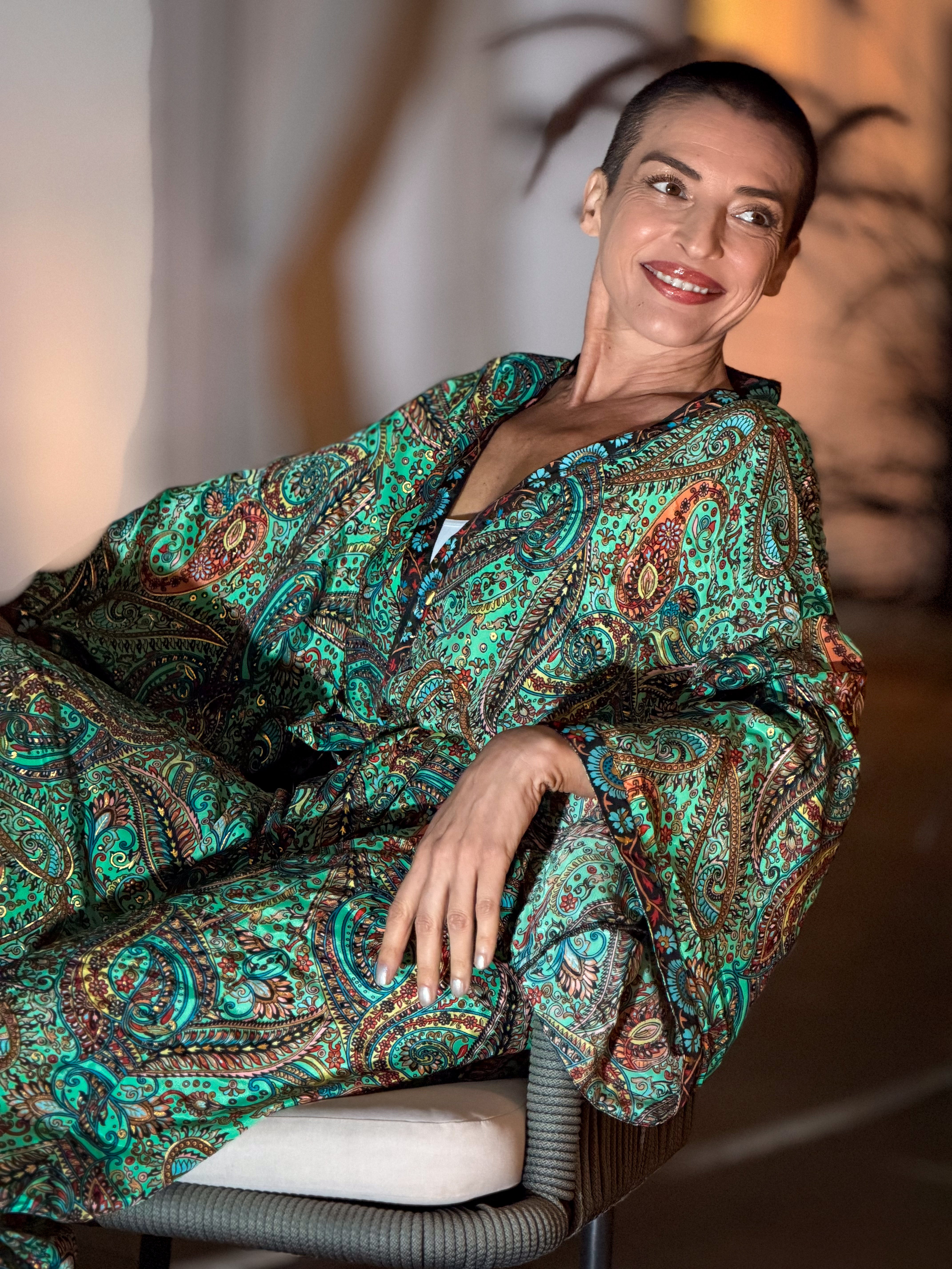 Kimono long en soie vintage – robe d’intérieur ceinturée – peignoir vintage en soie