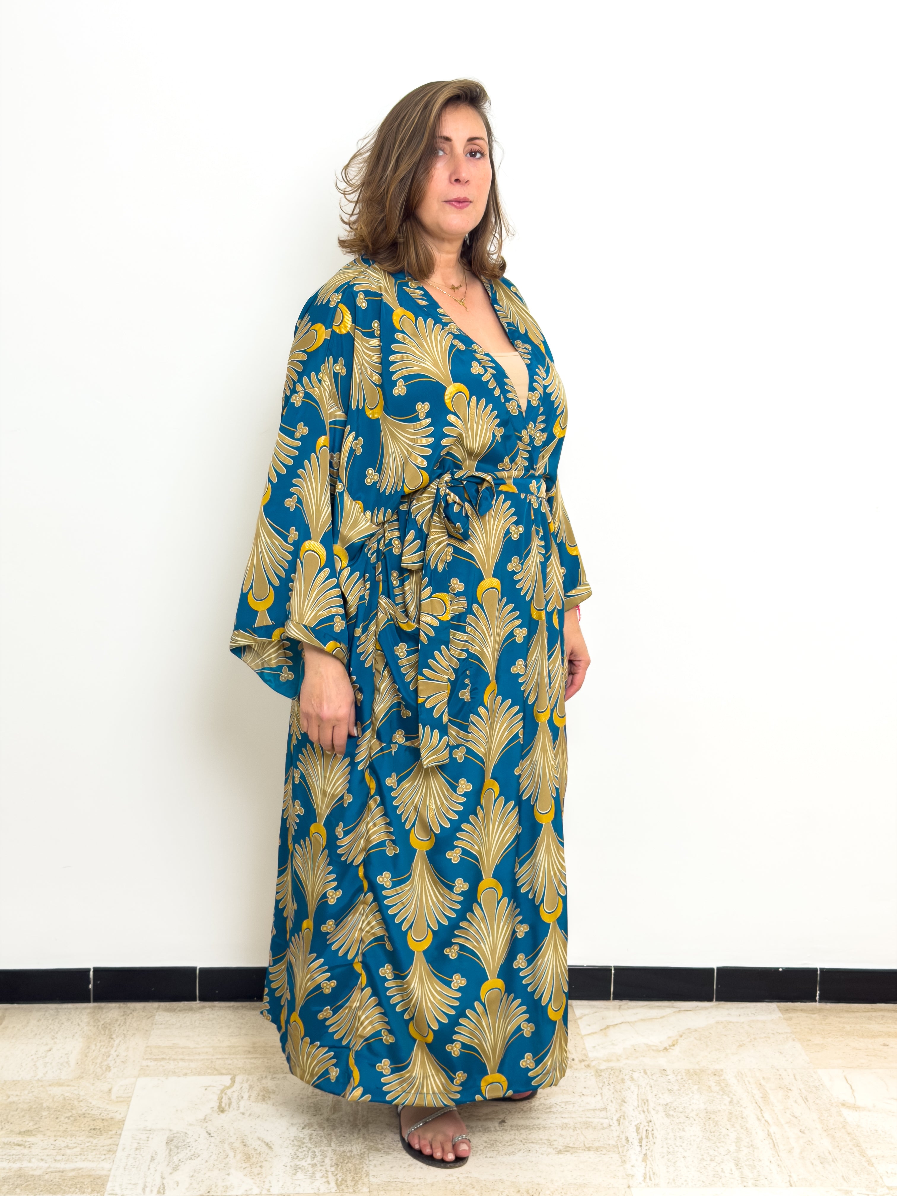 Kimono long en soie vintage – robe d’intérieur ceinturée – peignoir vintage en soie