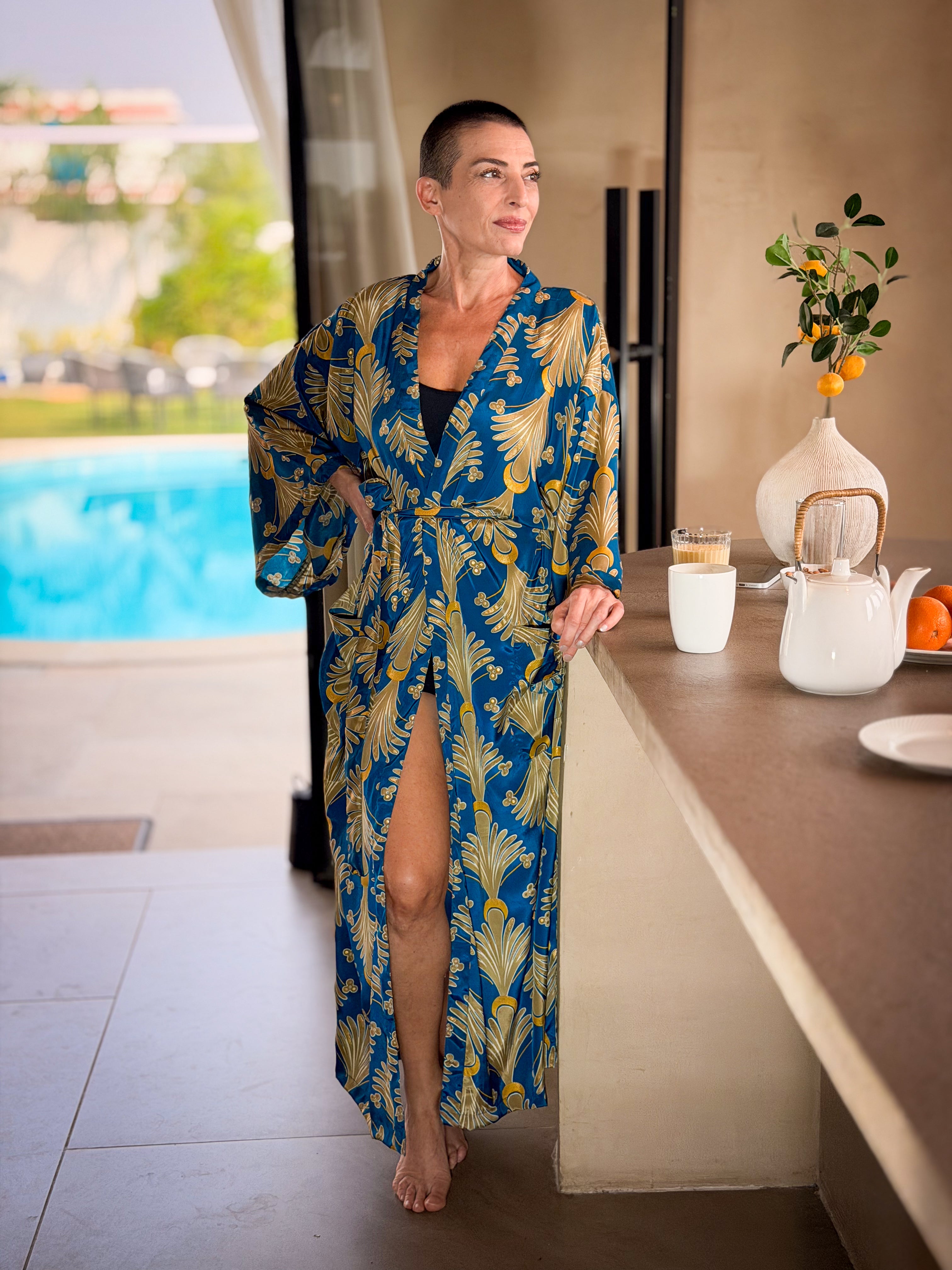 Kimono long en soie vintage – robe d’intérieur ceinturée – peignoir vintage en soie