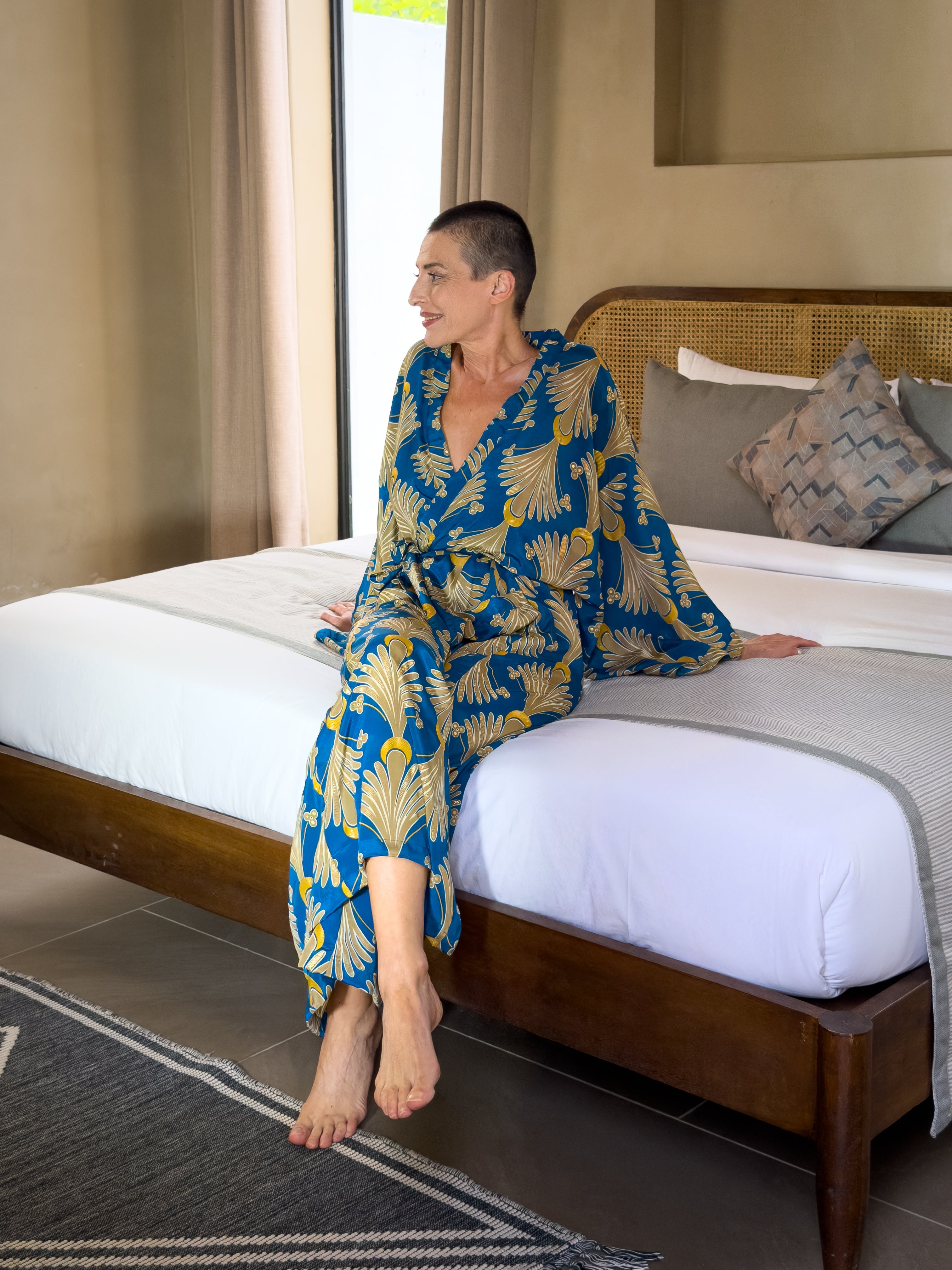 Kimono long en soie vintage – robe d’intérieur ceinturée – peignoir vintage en soie