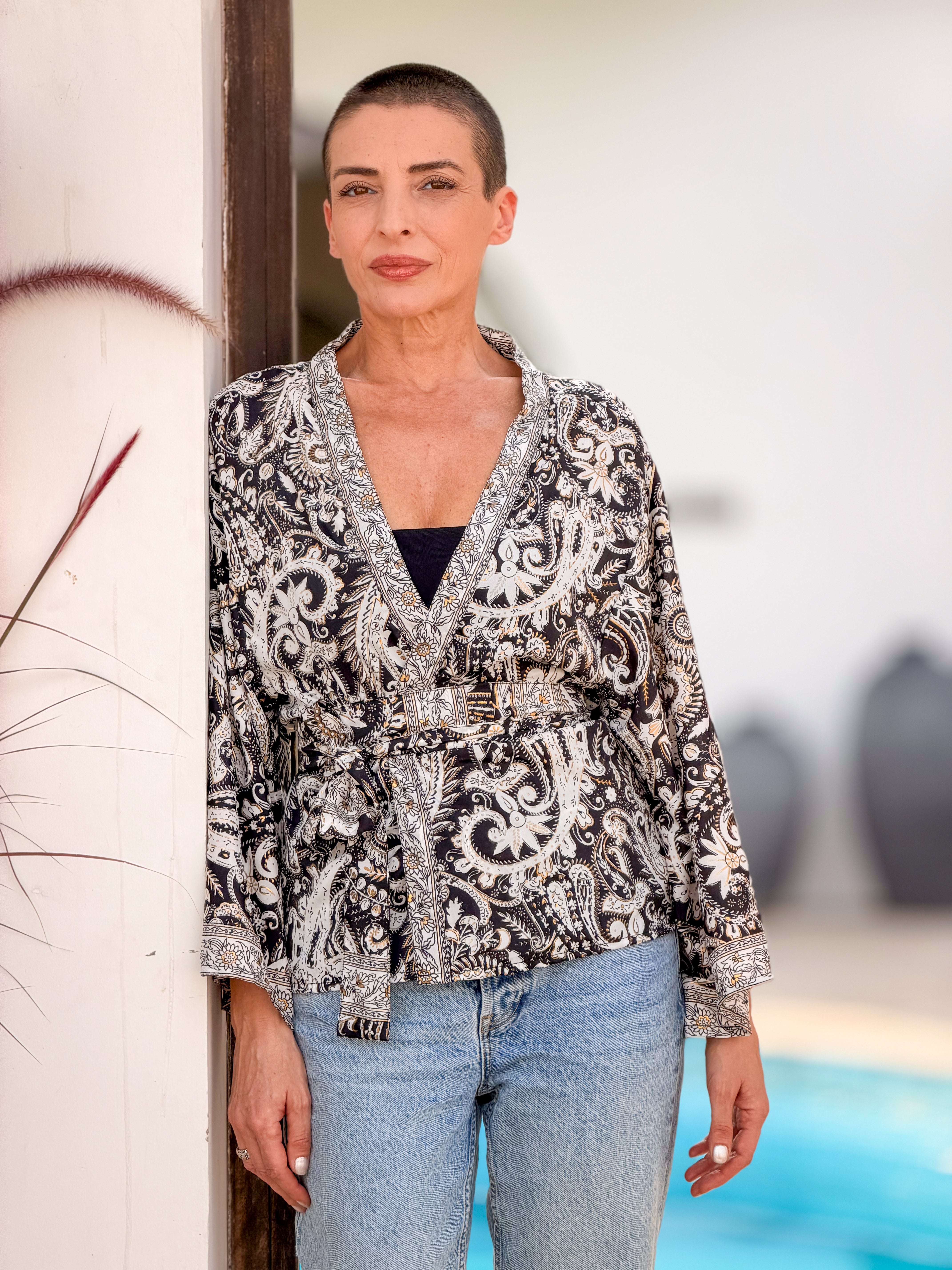 Veste kimono en soie vintage – veste courte ouverte femme – veste bohème chic