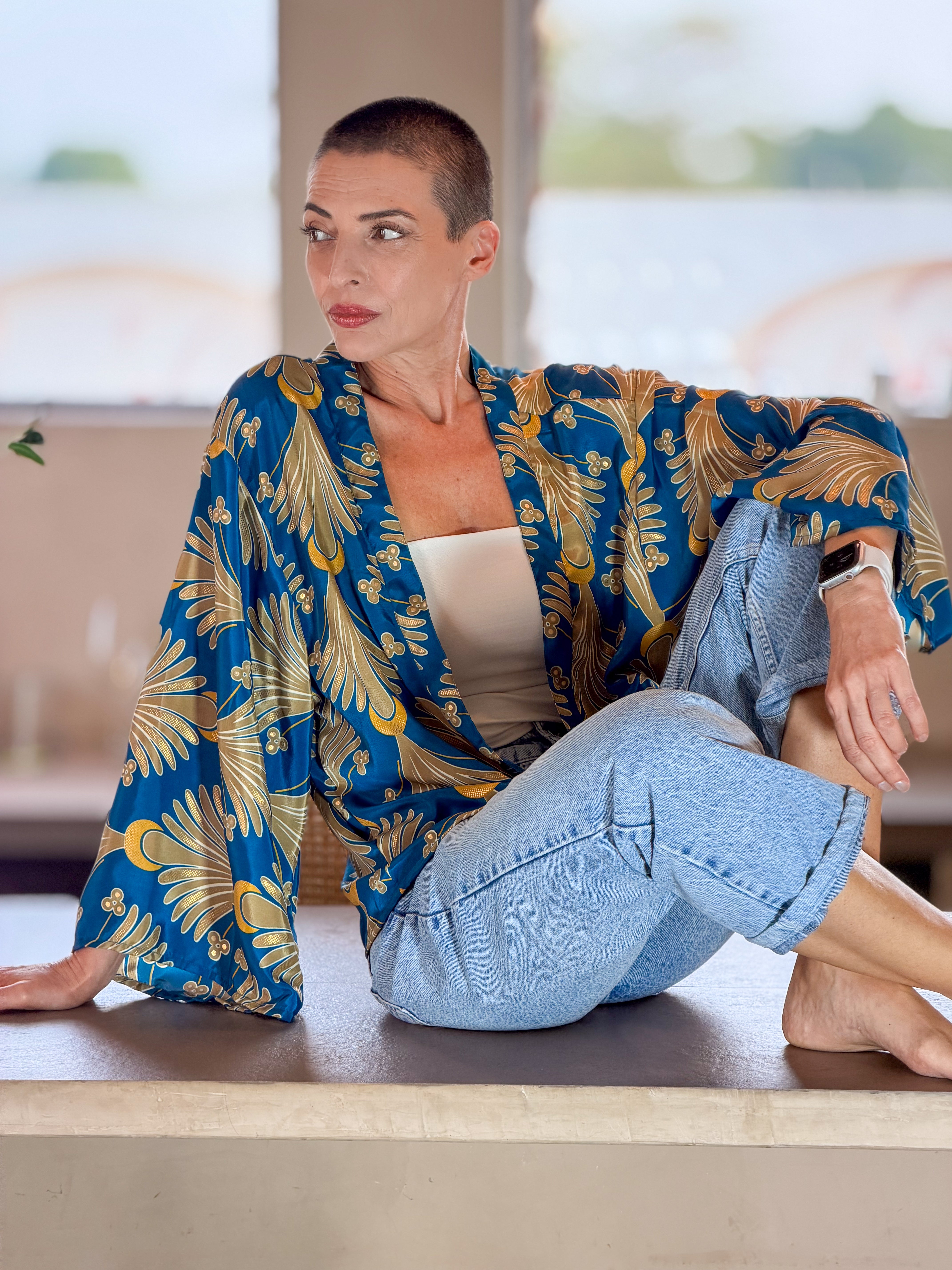 Veste kimono en soie vintage – veste courte ouverte femme – veste bohème chic