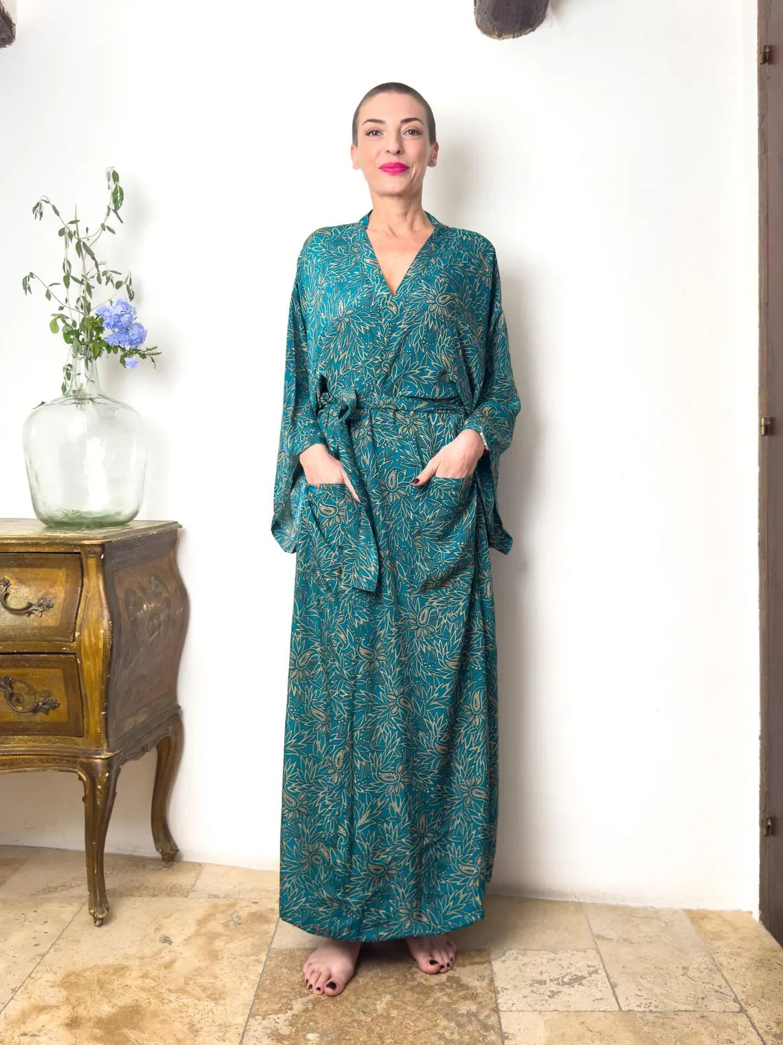 Kimono long en soie, robe Boho Lounge, robe de chambre, kimono vintage avec ceinture, cadeau de Noël, cadeaux pour elle