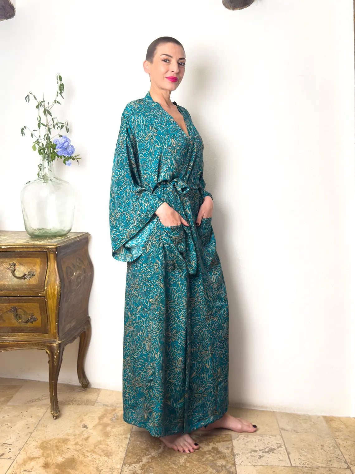 Kimono long en soie, robe Boho Lounge, robe de chambre, kimono vintage avec ceinture, cadeau de Noël, cadeaux pour elle