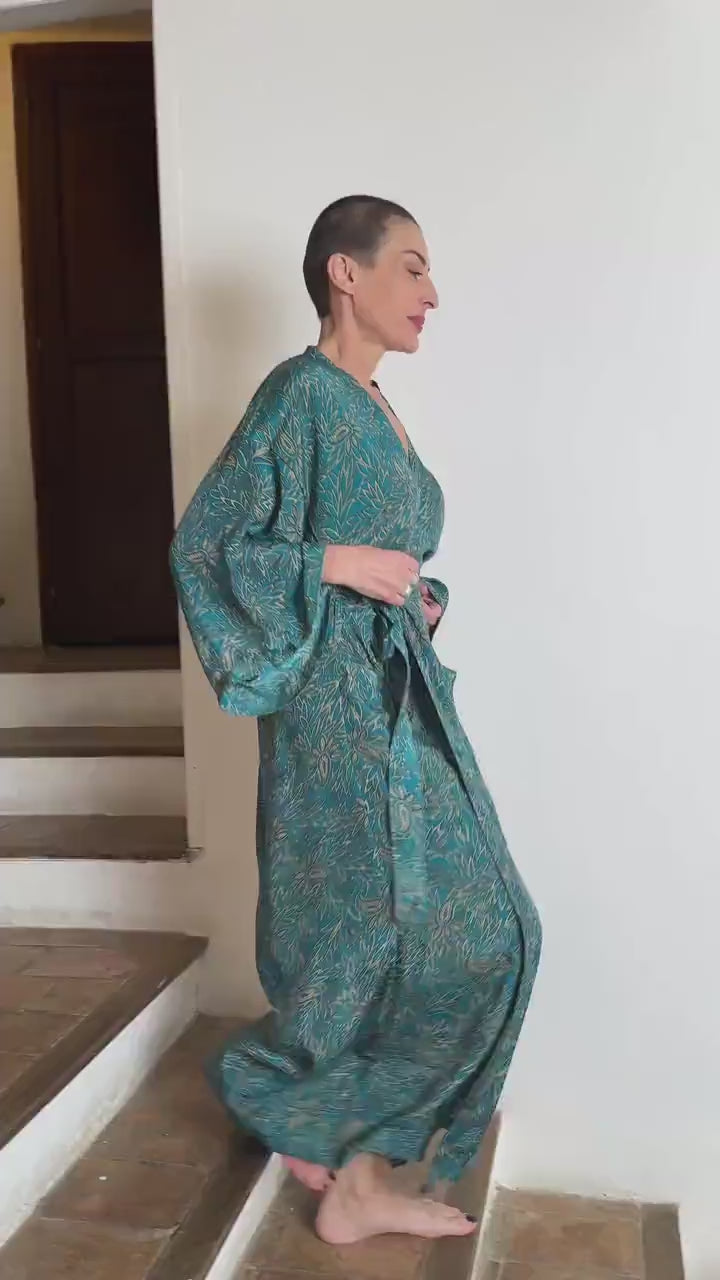 Kimono long en soie, robe Boho Lounge, robe de chambre, kimono vintage avec ceinture, cadeau de Noël, cadeaux pour elle