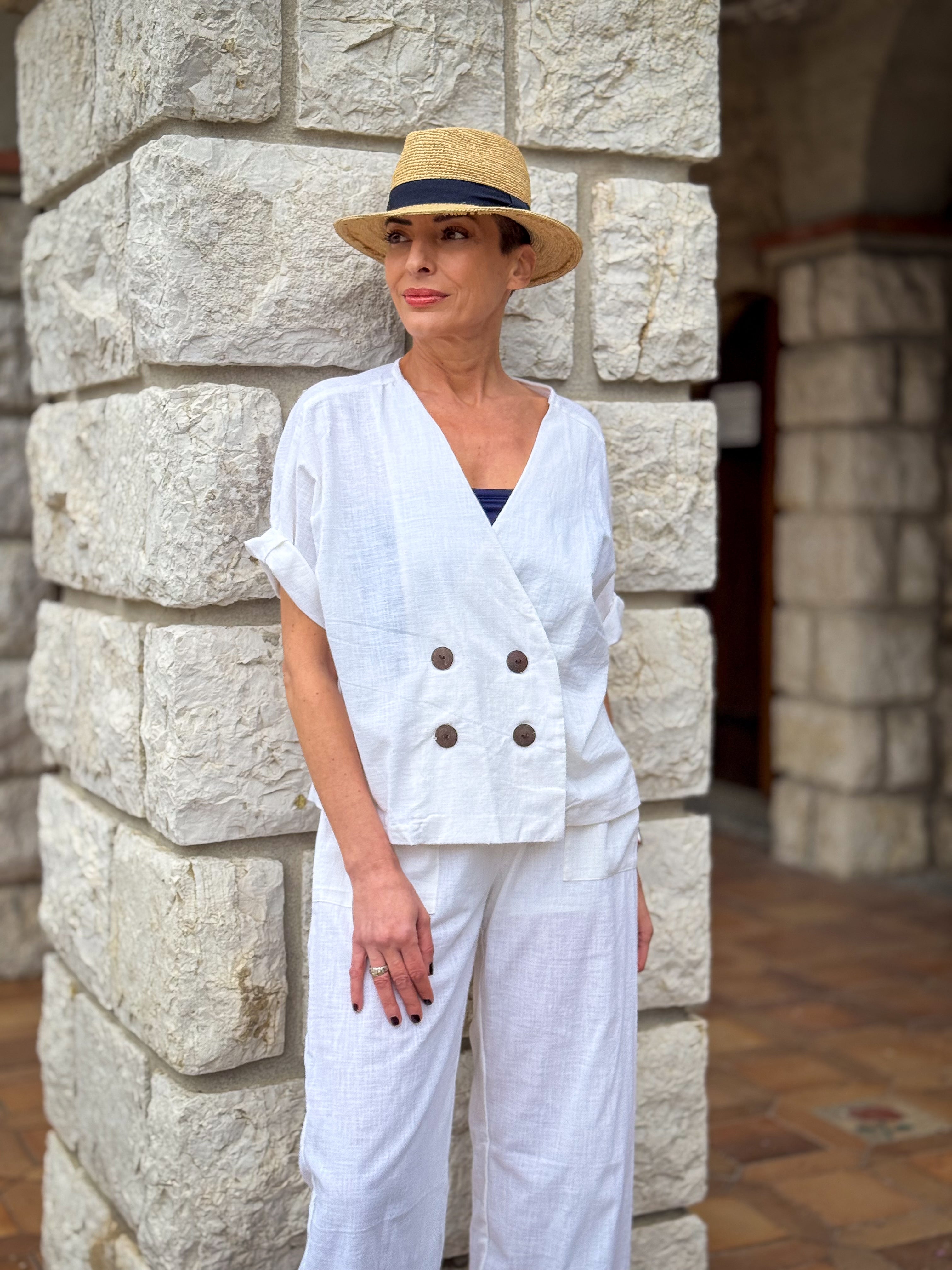 Short Jacket & Linen Pants Set – Natural Elegance and Artisanal Comfort