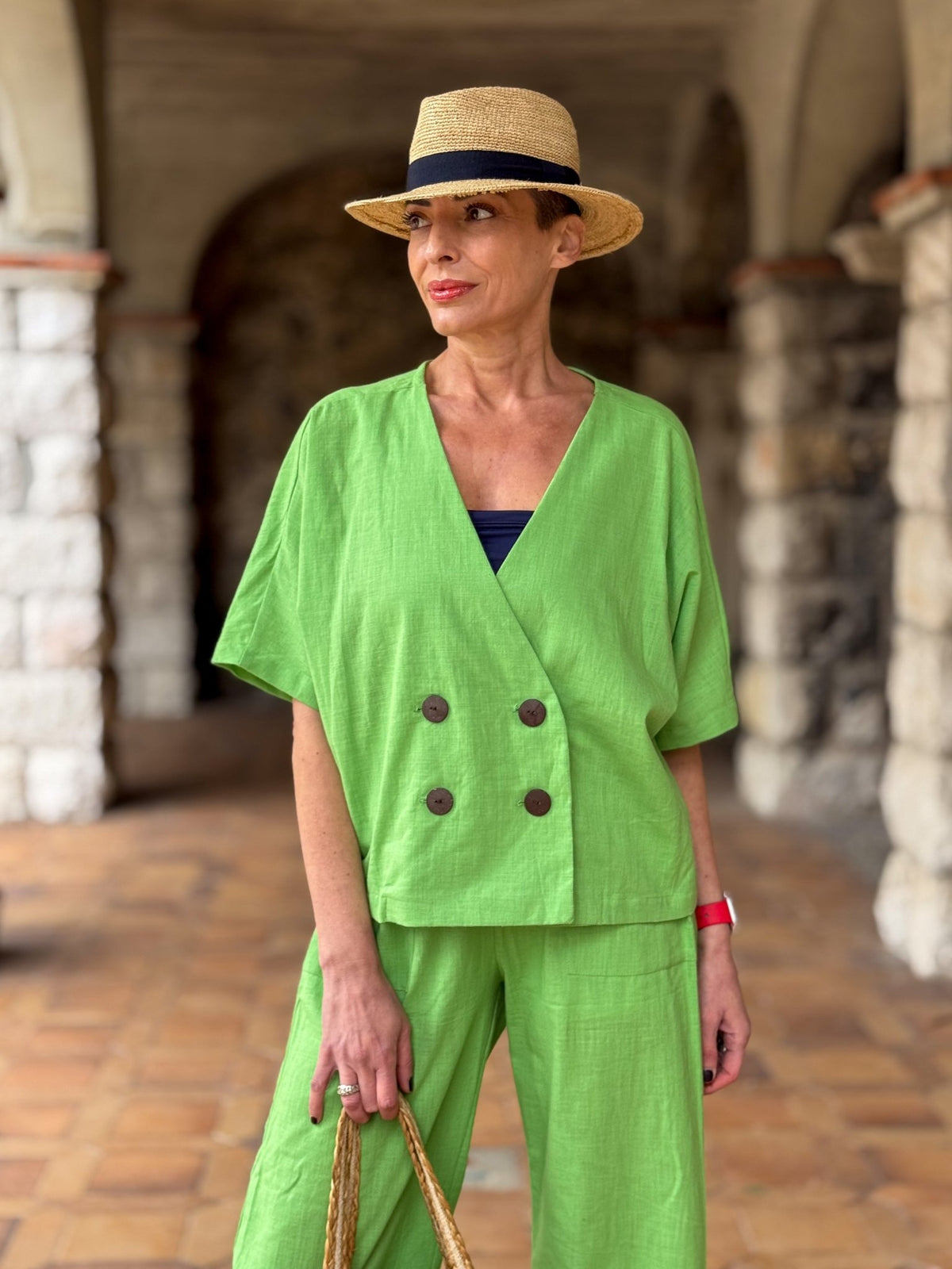 Short Jacket & Linen Pants Set – Natural Elegance and Artisanal Comfort