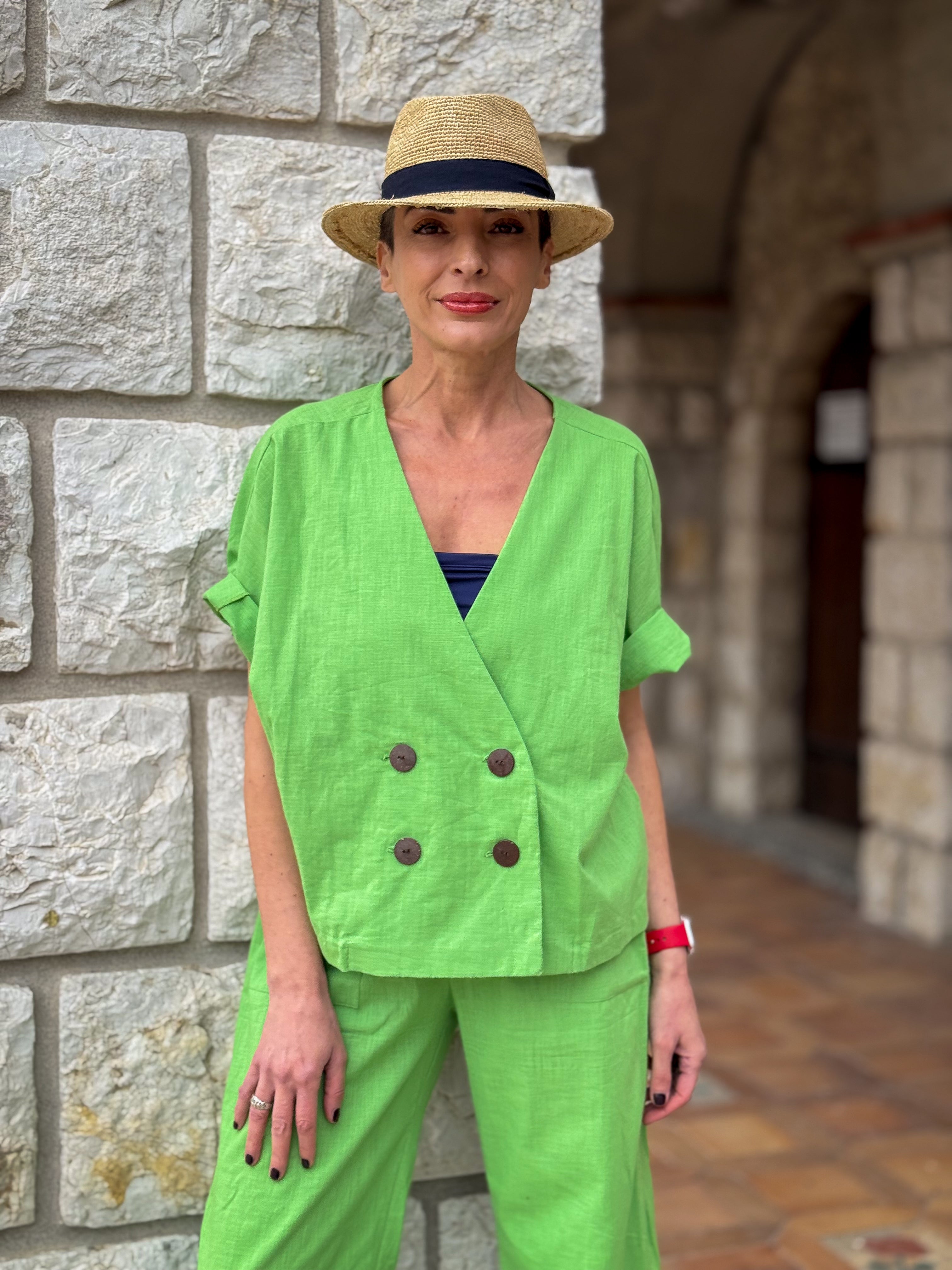 Short Jacket & Linen Pants Set – Natural Elegance and Artisanal Comfort