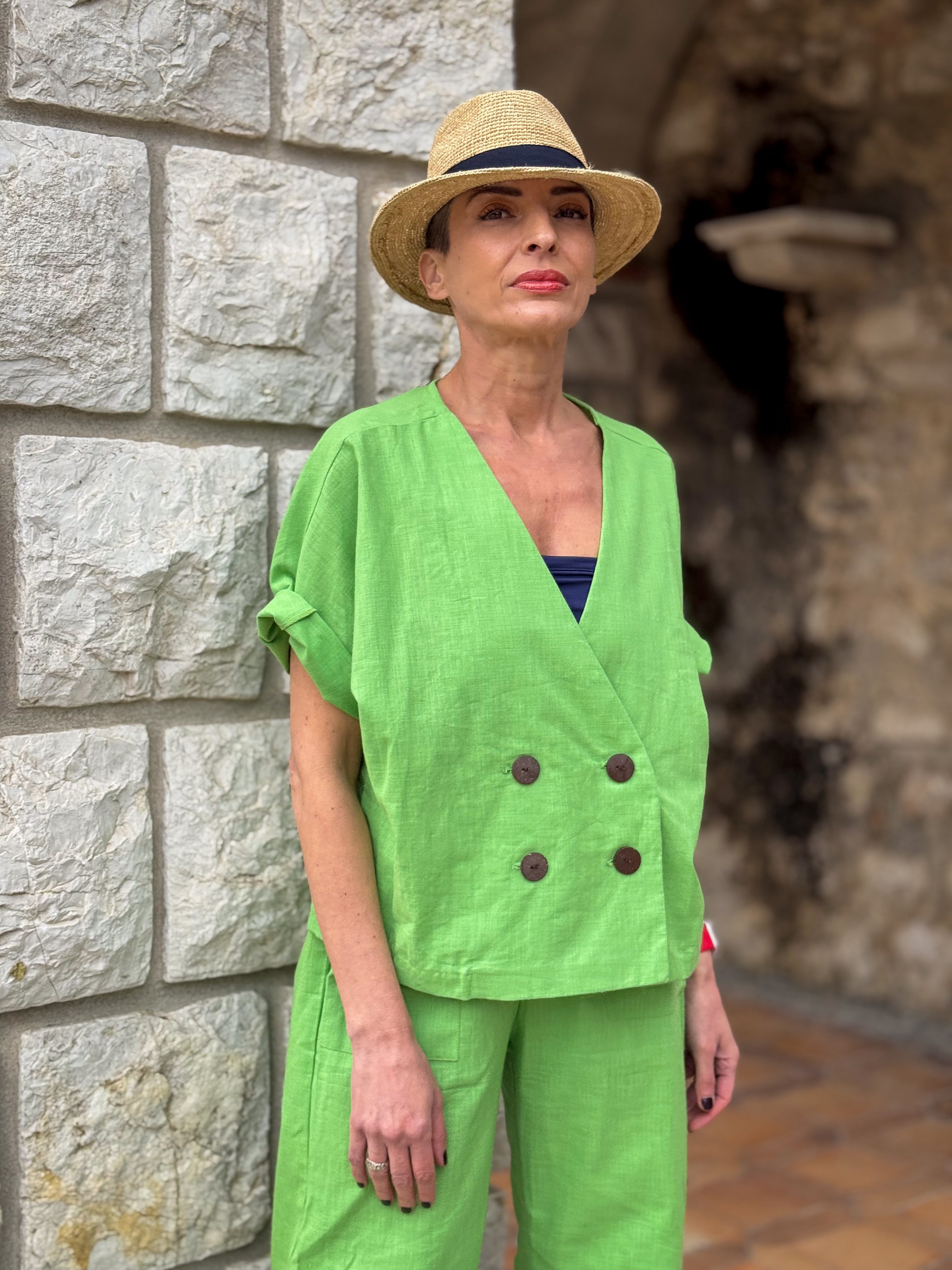 Short Jacket & Linen Pants Set – Natural Elegance and Artisanal Comfort