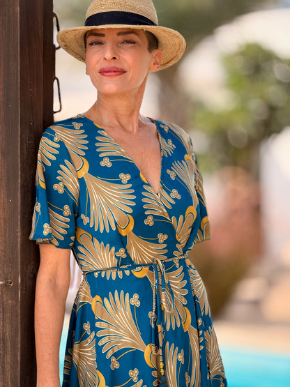 Robe portefeuille bohème en soie  – manches courtes, décolleté V, coupe fluide