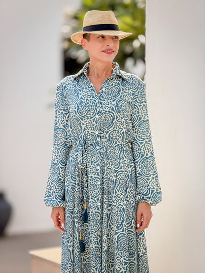 Robe longue vintage en soie – robe chemise fluide ceinturée