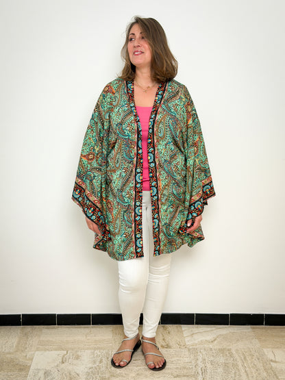 Short vintage silk kimono – Japanese inspiration