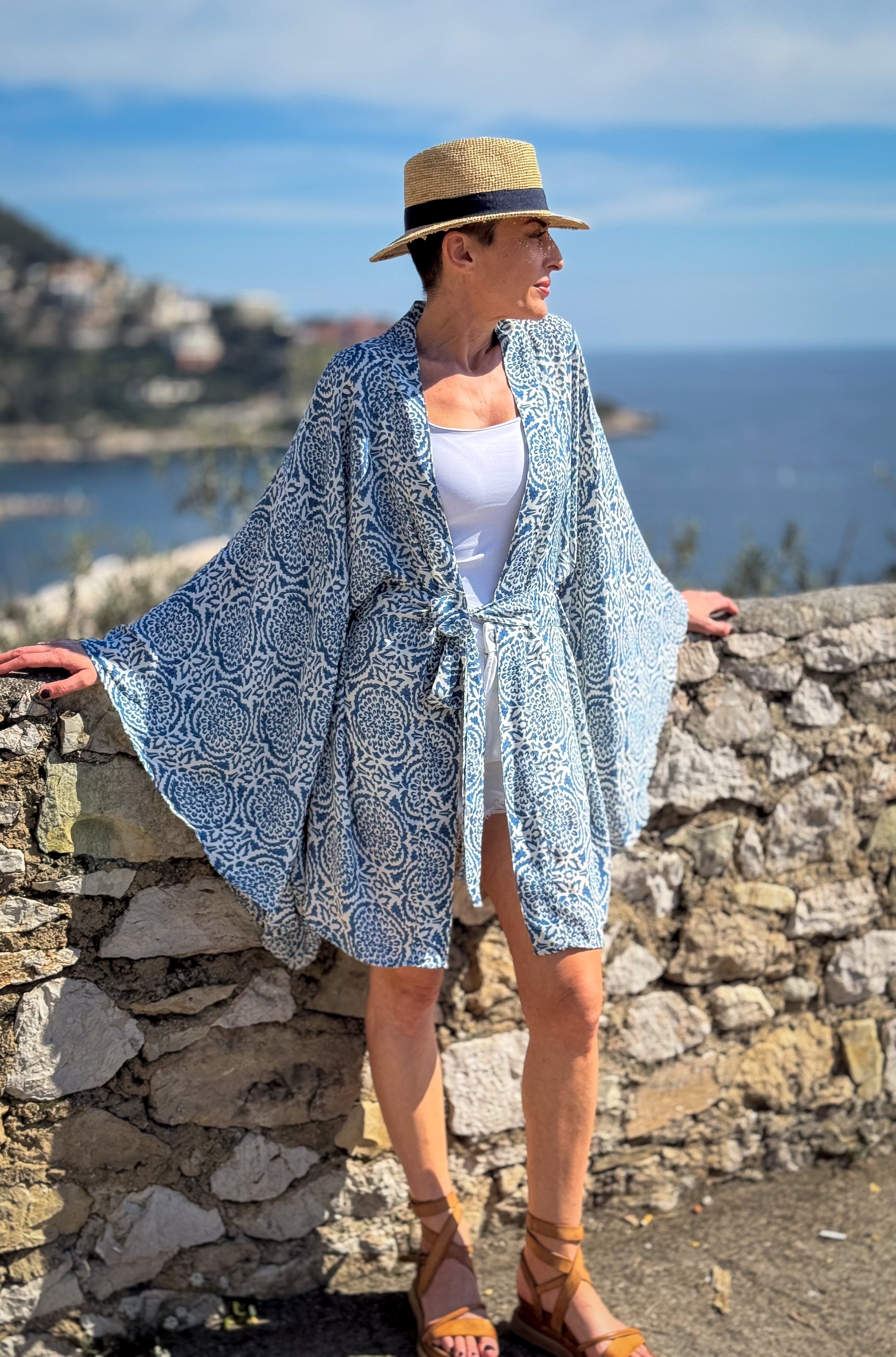 Silk short kimono, sil kimono with belt, vintage kimono, boho kimono, dressing gown, Christmas gift, gift for her