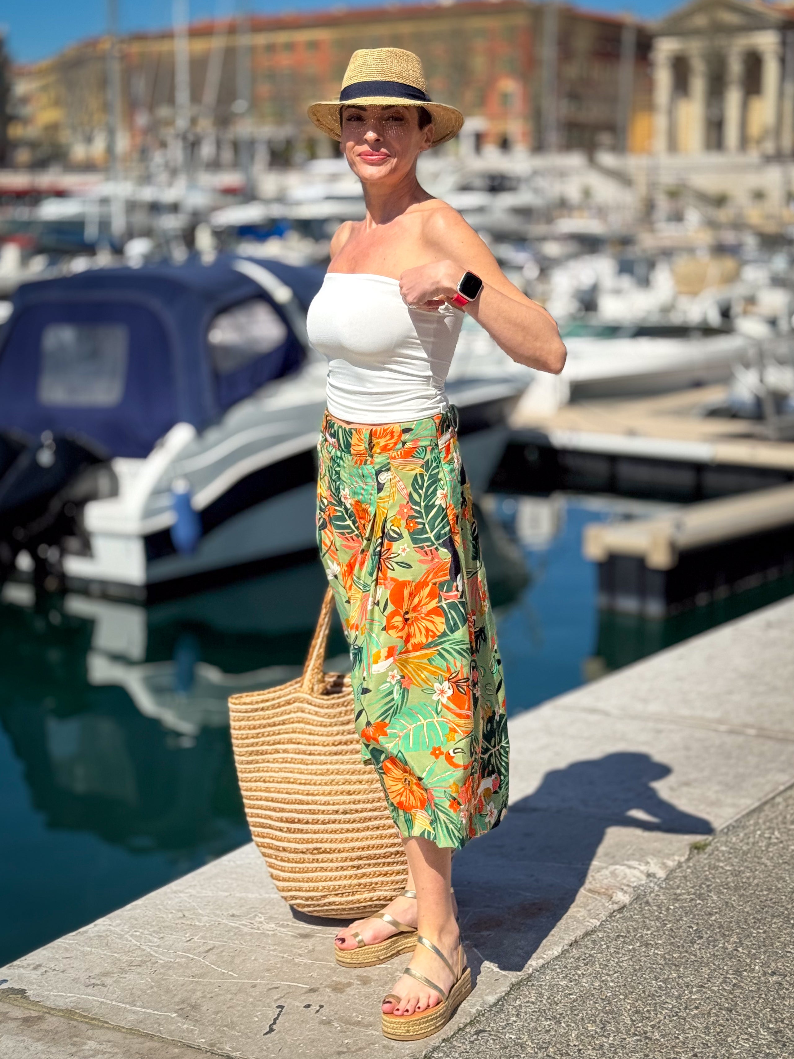High-Waisted Silk Bermuda Shorts – Flowy Wide-Leg Fit – Vintage Pleated Shorts – Chic Retro Style – Summer Look – Retro Culotte Skirt