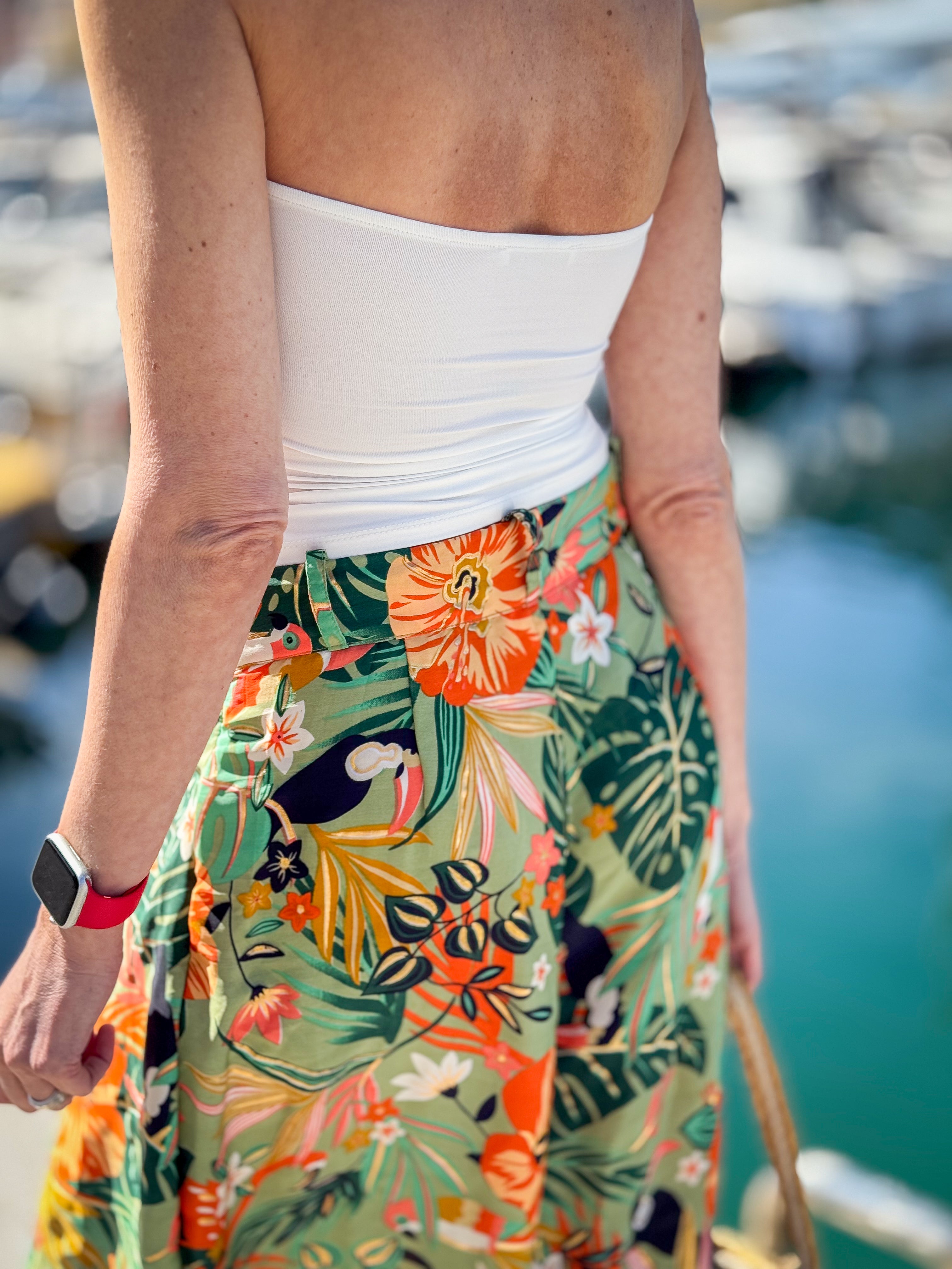 High-Waisted Silk Bermuda Shorts – Flowy Wide-Leg Fit – Vintage Pleated Shorts – Chic Retro Style – Summer Look – Retro Culotte Skirt