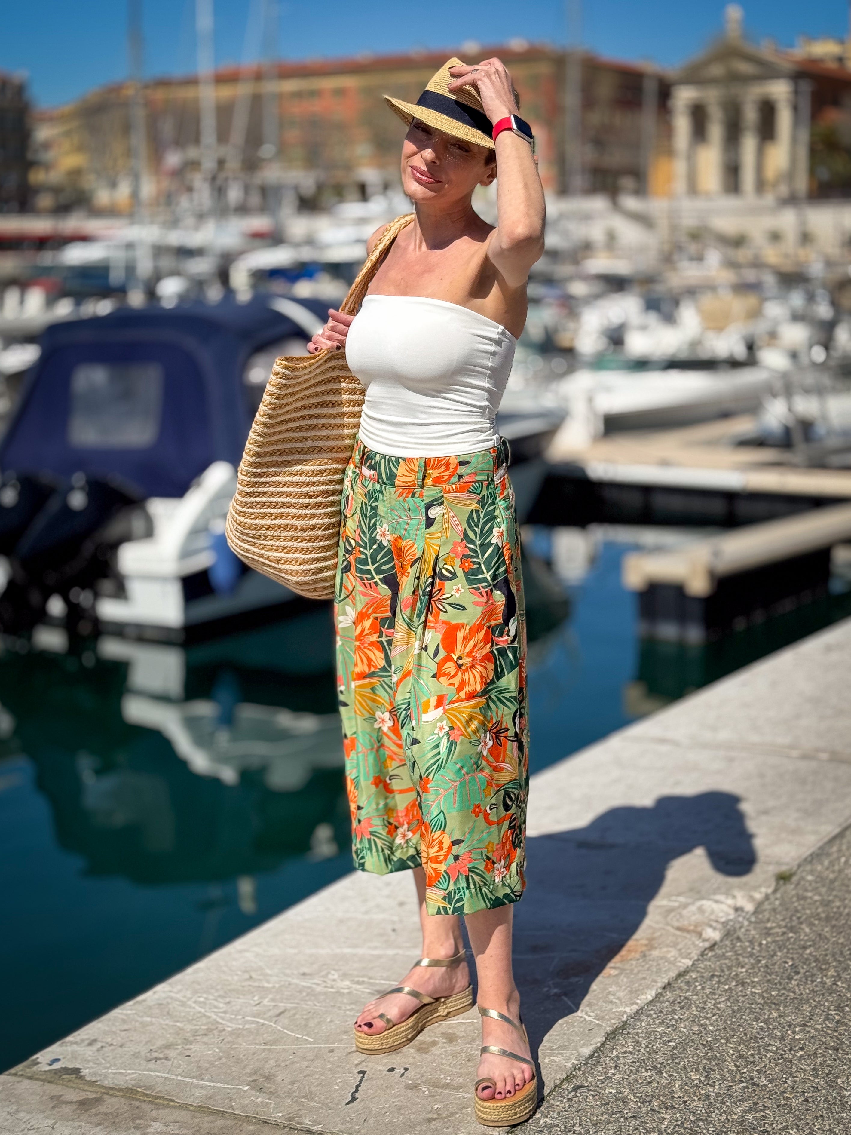 High-Waisted Silk Bermuda Shorts – Flowy Wide-Leg Fit – Vintage Pleated Shorts – Chic Retro Style – Summer Look – Retro Culotte Skirt