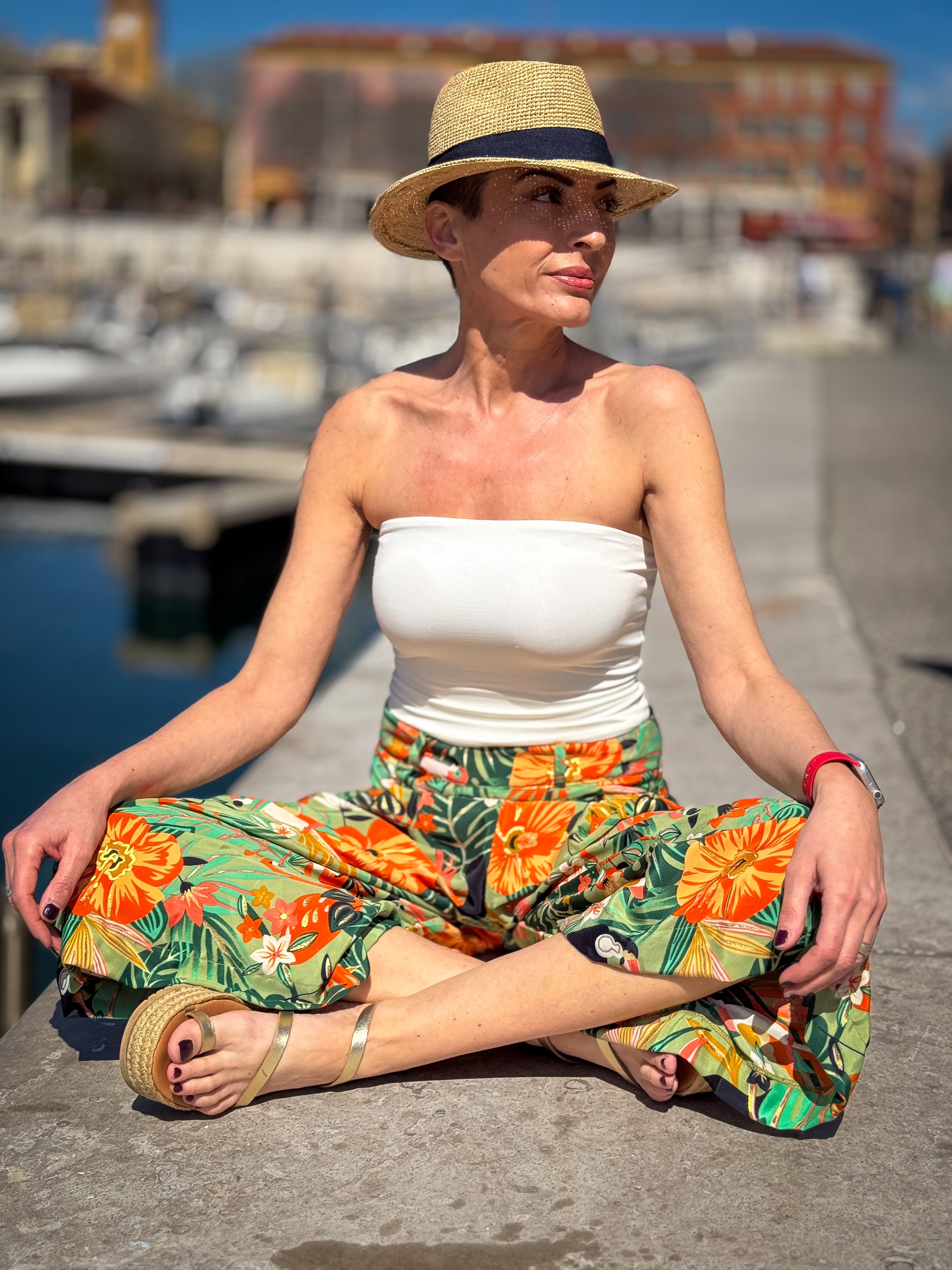 High-Waisted Silk Bermuda Shorts – Flowy Wide-Leg Fit – Vintage Pleated Shorts – Chic Retro Style – Summer Look – Retro Culotte Skirt