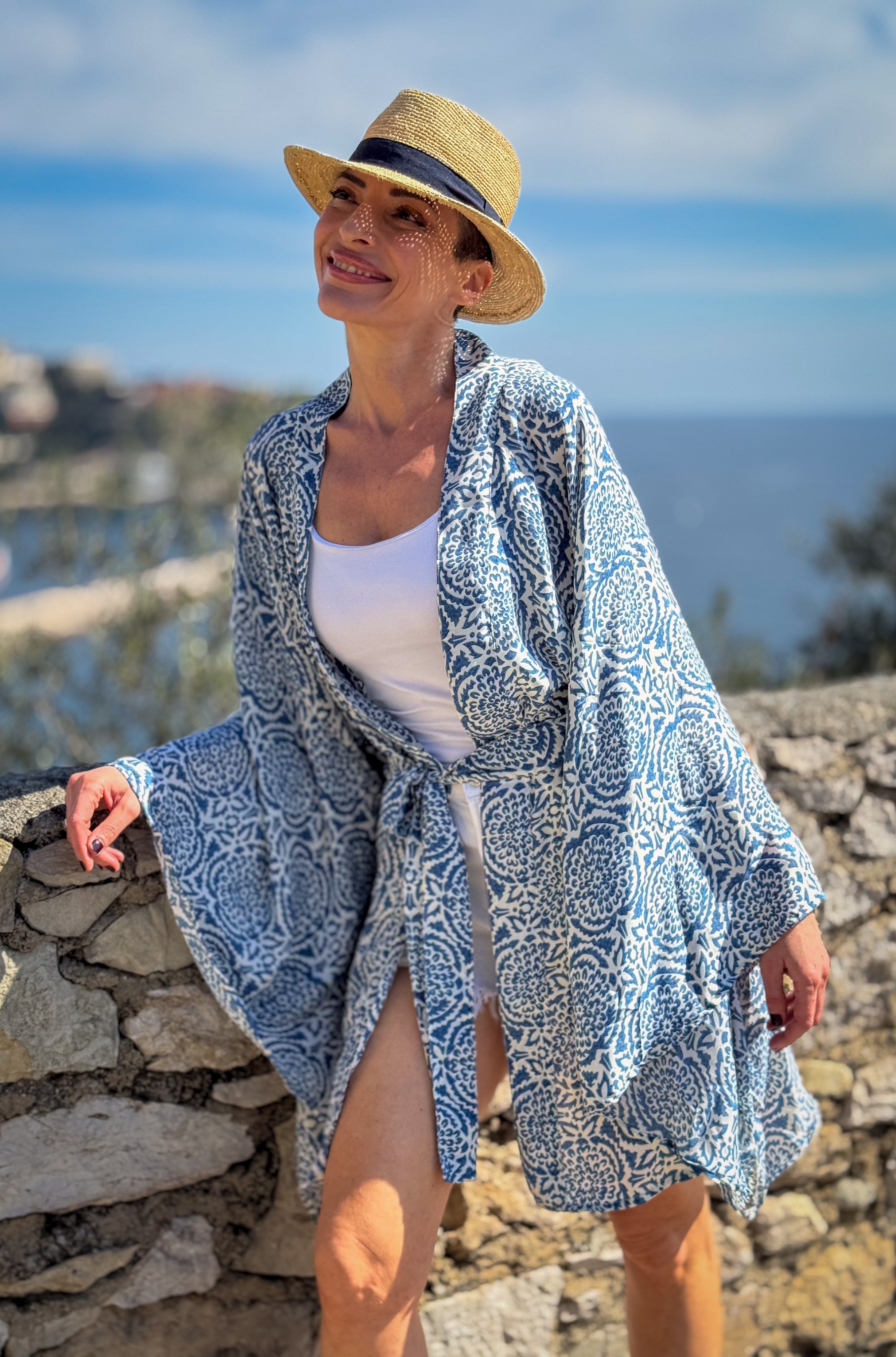 kimono court en soie, kimono vintage avec ceinture, kimono bohème, robe d'intérieur bohème, cadeau de Noël, cadeaux pour elle