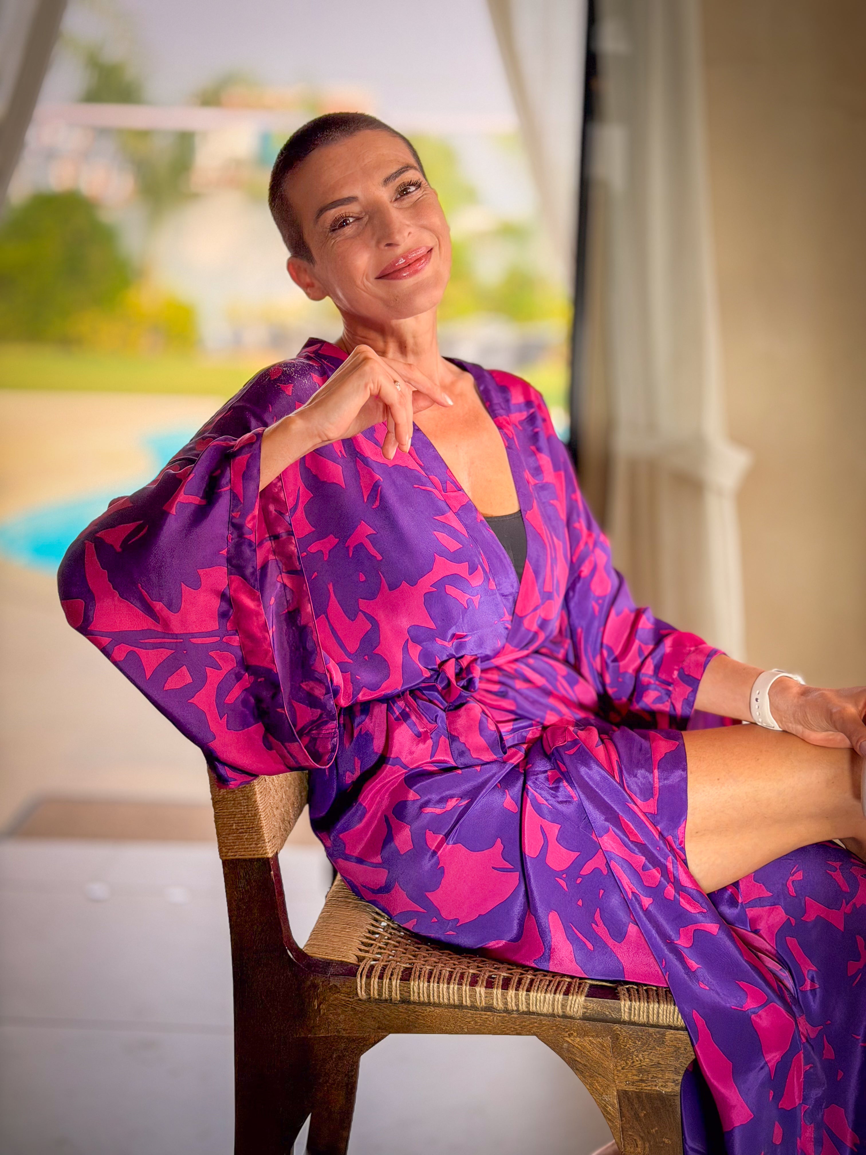 Kimono long en soie vintage  – robe d’intérieur ceinturée –  peignoir vintage en soie