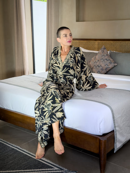 Kimono long en soie vintage  – robe d’intérieur ceinturée –  peignoir vintage en soie