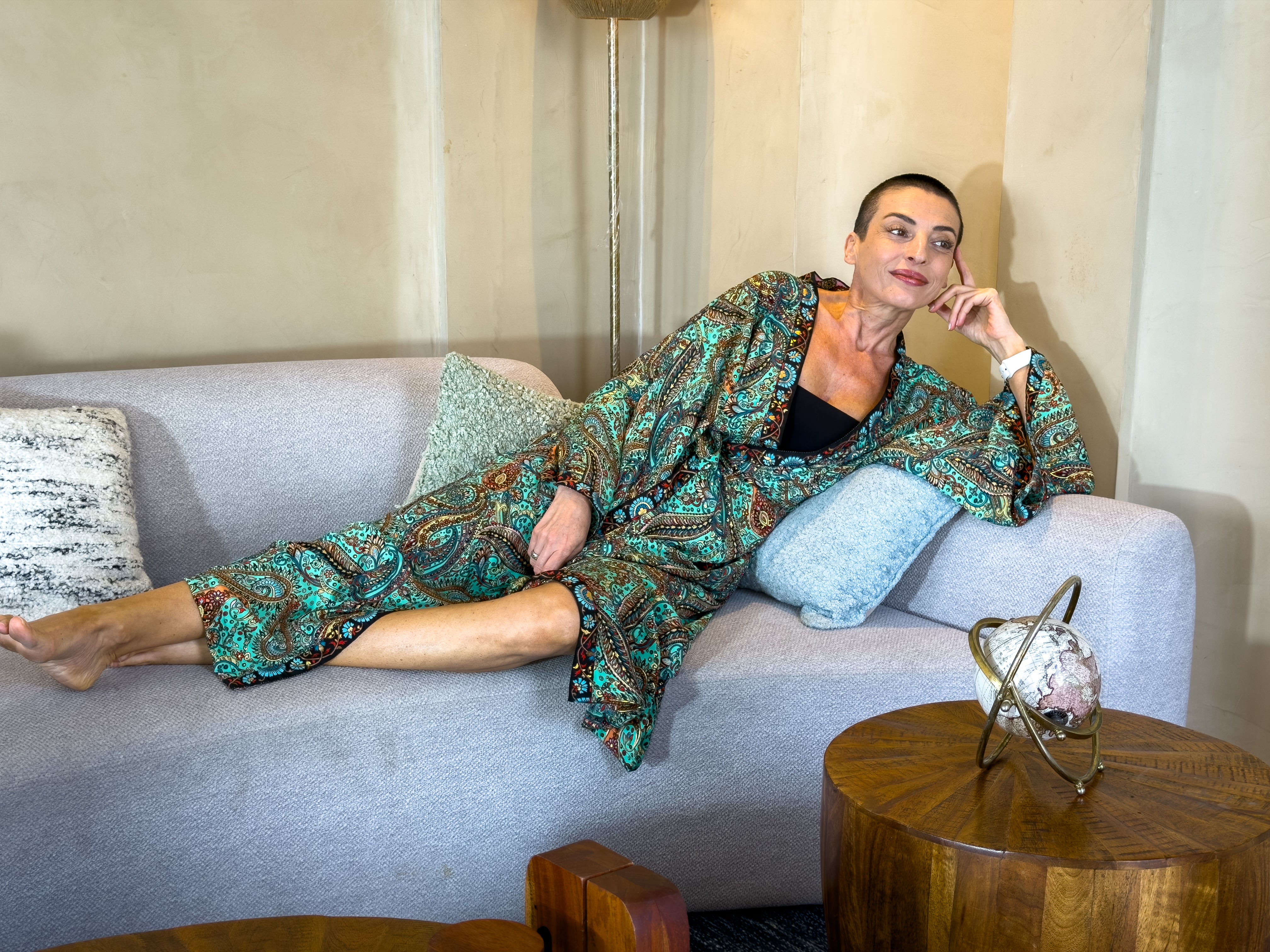 Kimono long en soie vintage  – robe d’intérieur ceinturée –  peignoir vintage en soie