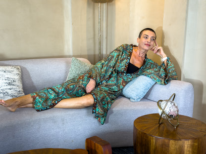 Kimono long en soie vintage  – robe d’intérieur ceinturée –  peignoir vintage en soie