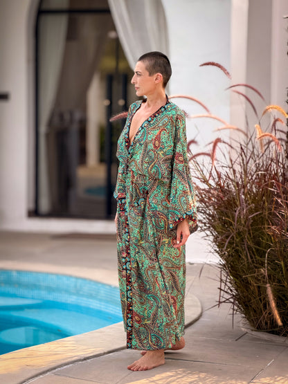 Kimono long en soie vintage  – robe d’intérieur ceinturée –  peignoir vintage en soie