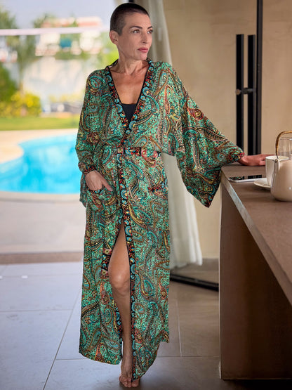 Kimono long en soie vintage  – robe d’intérieur ceinturée –  peignoir vintage en soie