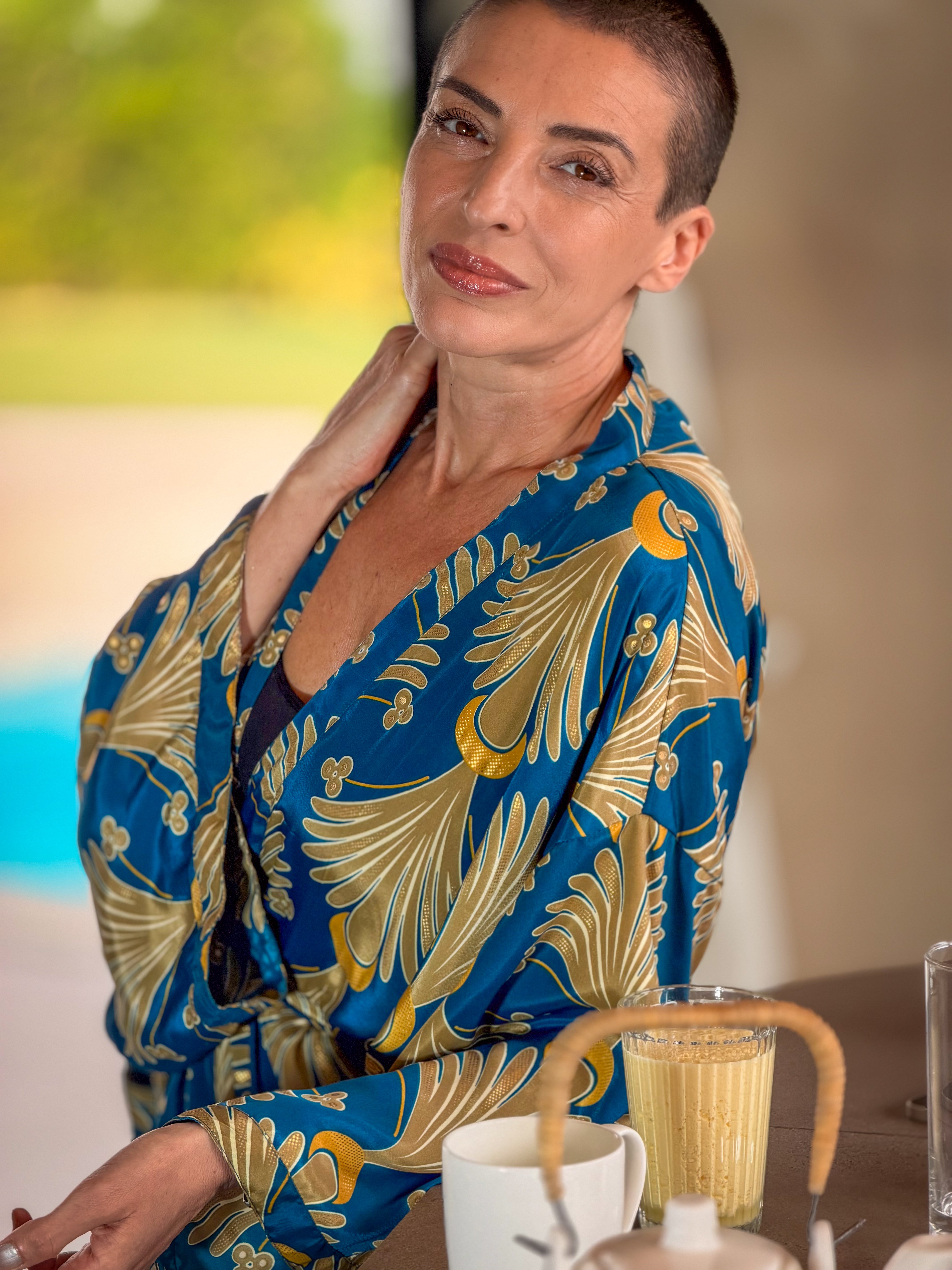 Kimono long en soie vintage  – robe d’intérieur ceinturée –  peignoir vintage en soie