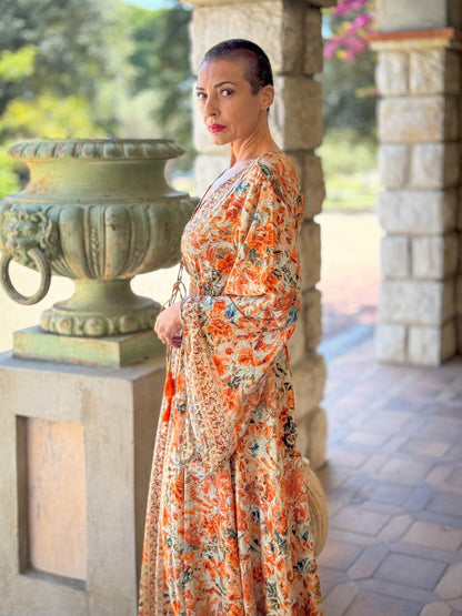 Robe longue boho en soie, robe vintage en soie, robe décolleté, robe smockée, robe gypsy bohème, robe manches évasées, robe d'été