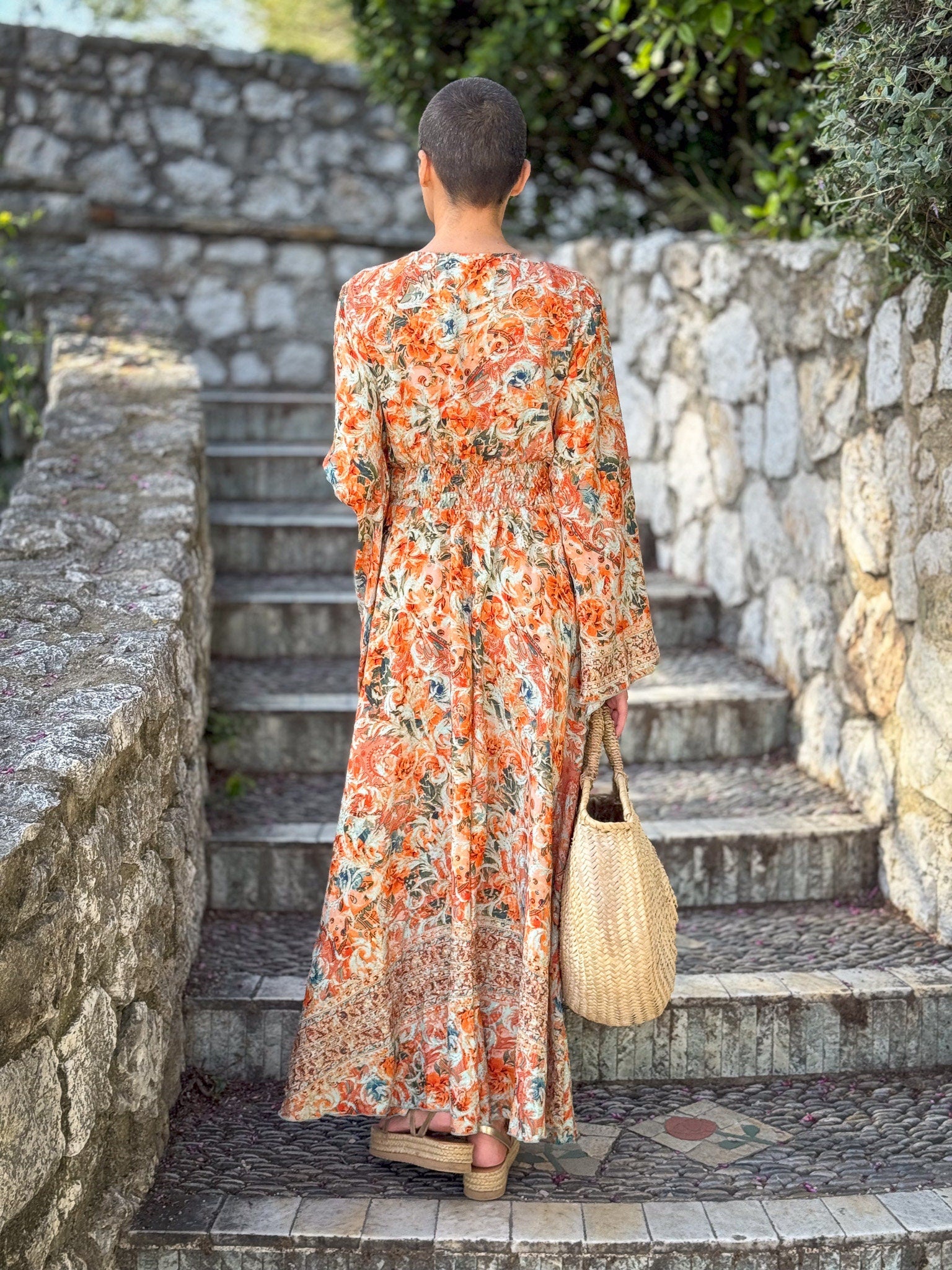 Robe longue boho en soie, robe vintage en soie, robe décolleté, robe smockée, robe gypsy bohème, robe manches évasées, robe d'été