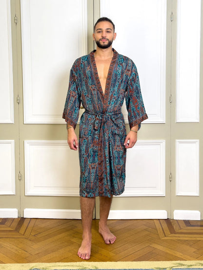Front view of the belted men’s kimono