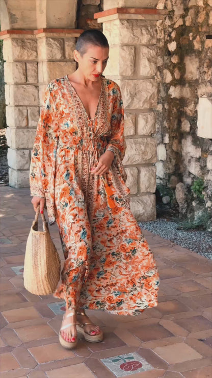 Robe longue boho en soie, robe vintage en soie, robe décolleté, robe smockée, robe gypsy bohème, robe manches évasées, robe d'été