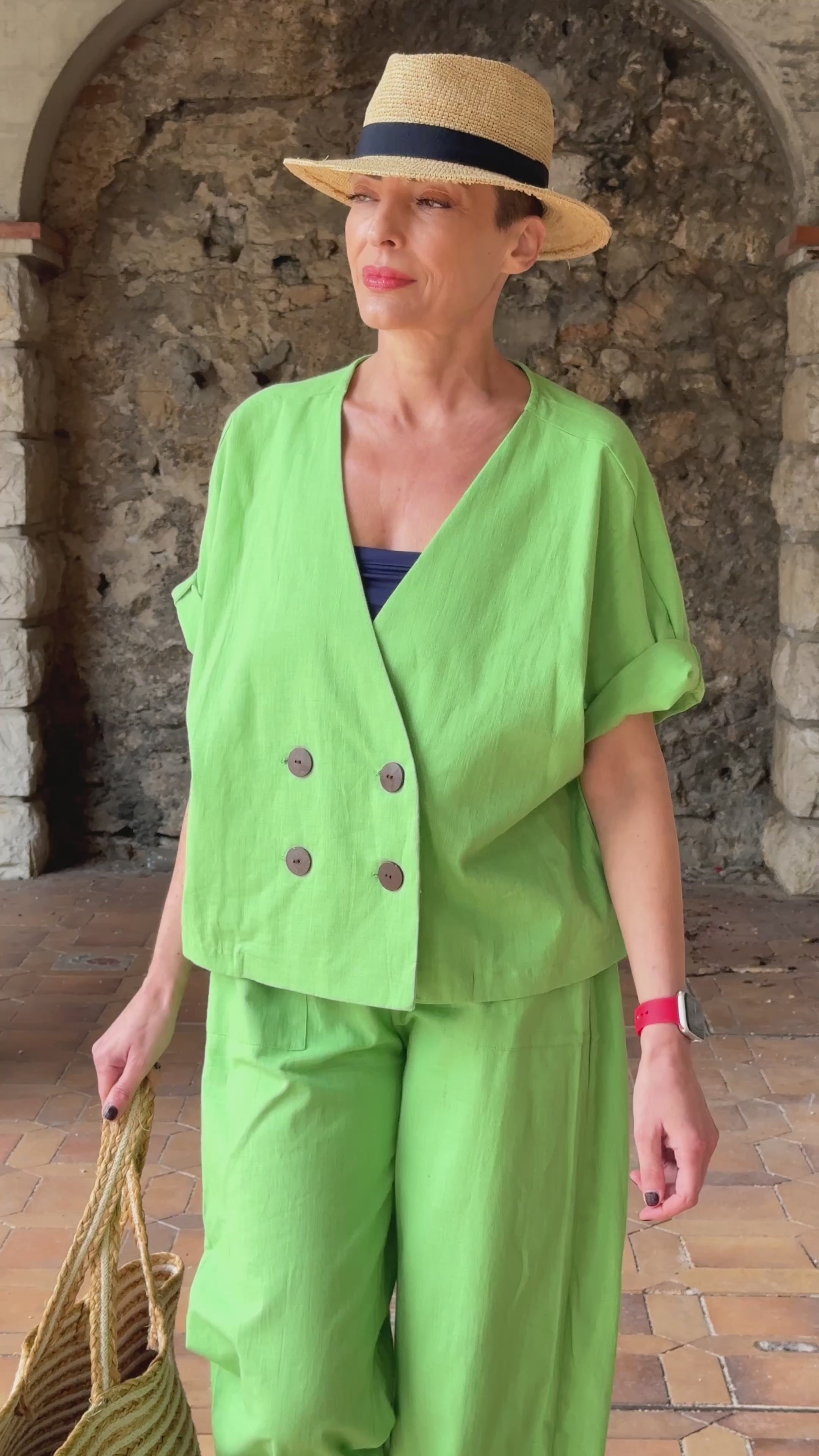 Short Jacket & Linen Pants Set – Natural Elegance and Artisanal Comfort