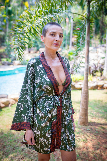 Silk short kimono, sil kimono with belt, vintage kimono, boho kimono, dressing gown